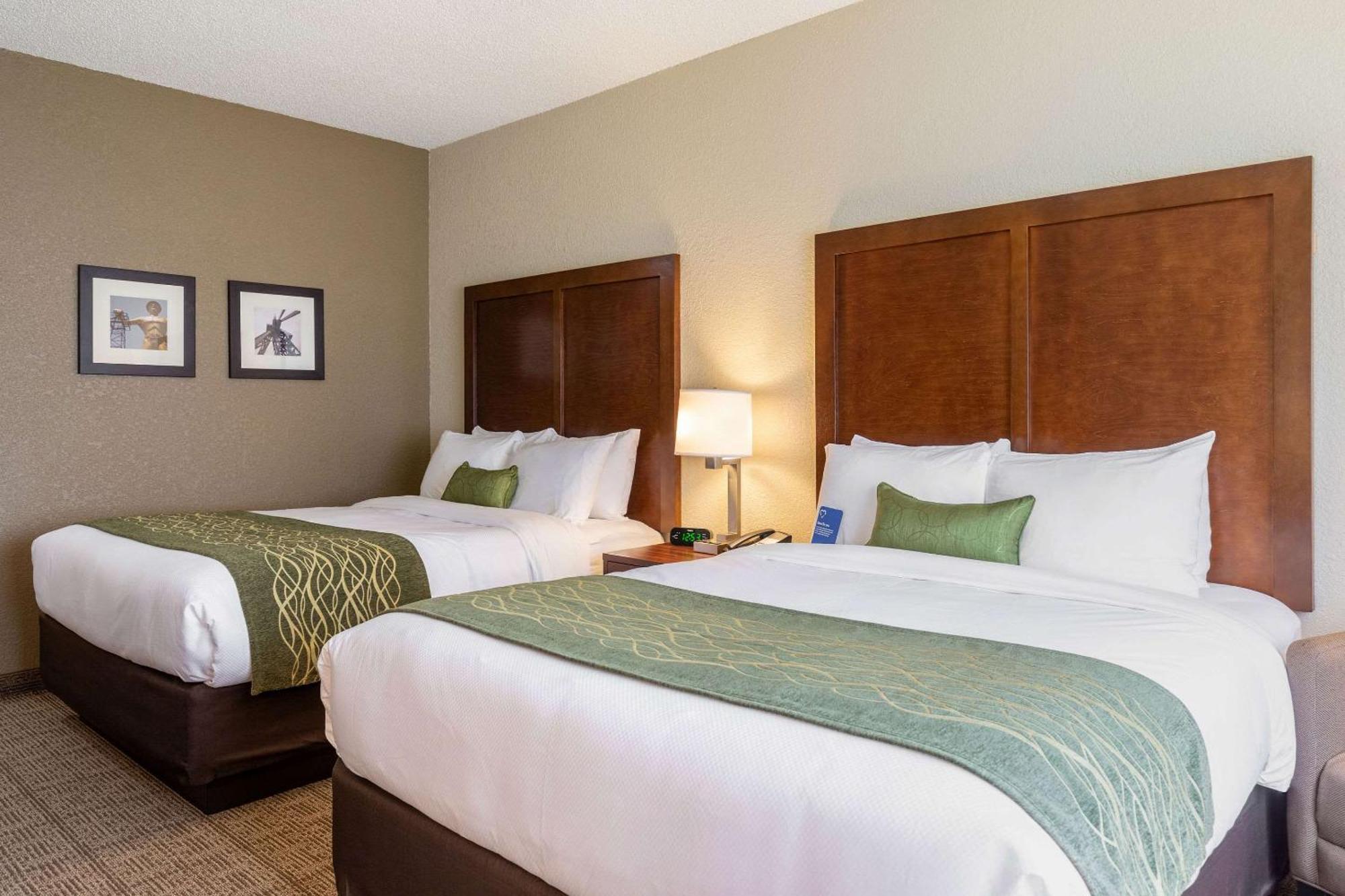 Queen Room with Two Queen Beds - Accessible/Non-Smoking,1674725889:JPEG