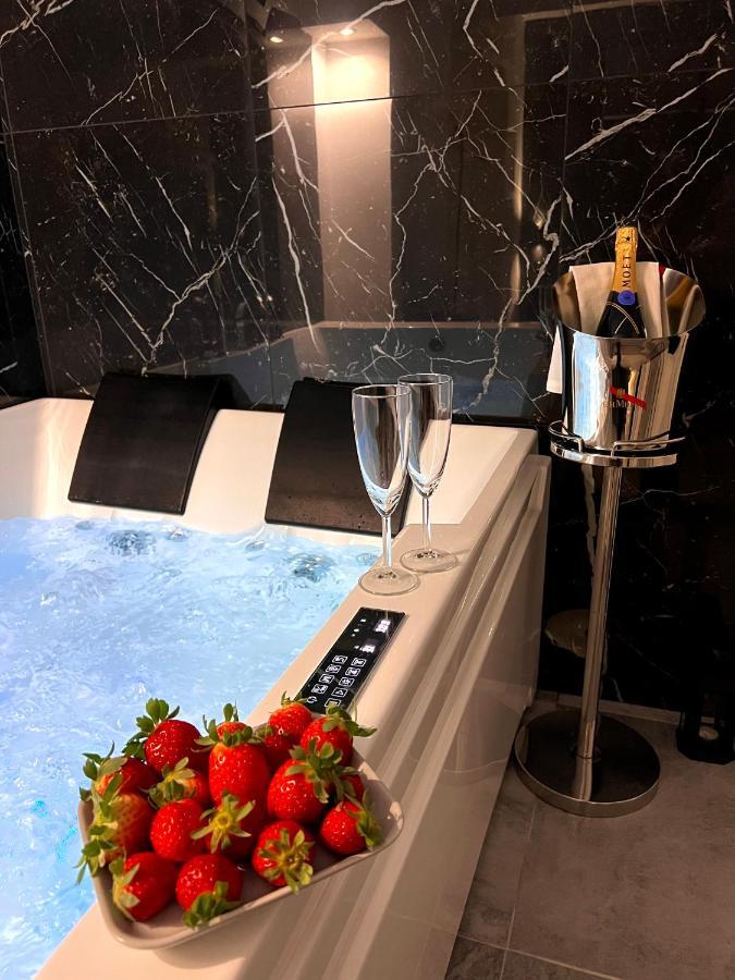 King Room Spa Bath