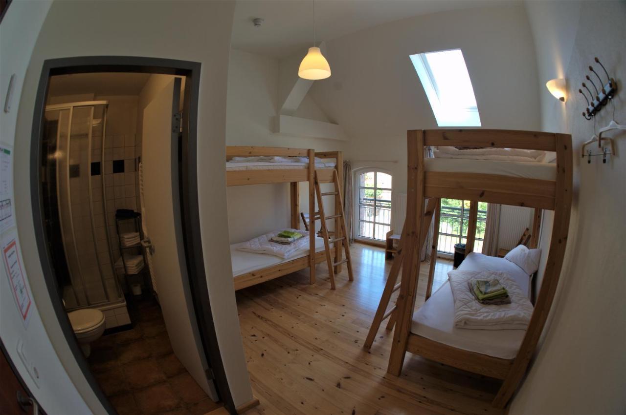 Vierbettzimmer mit eigenem Bad