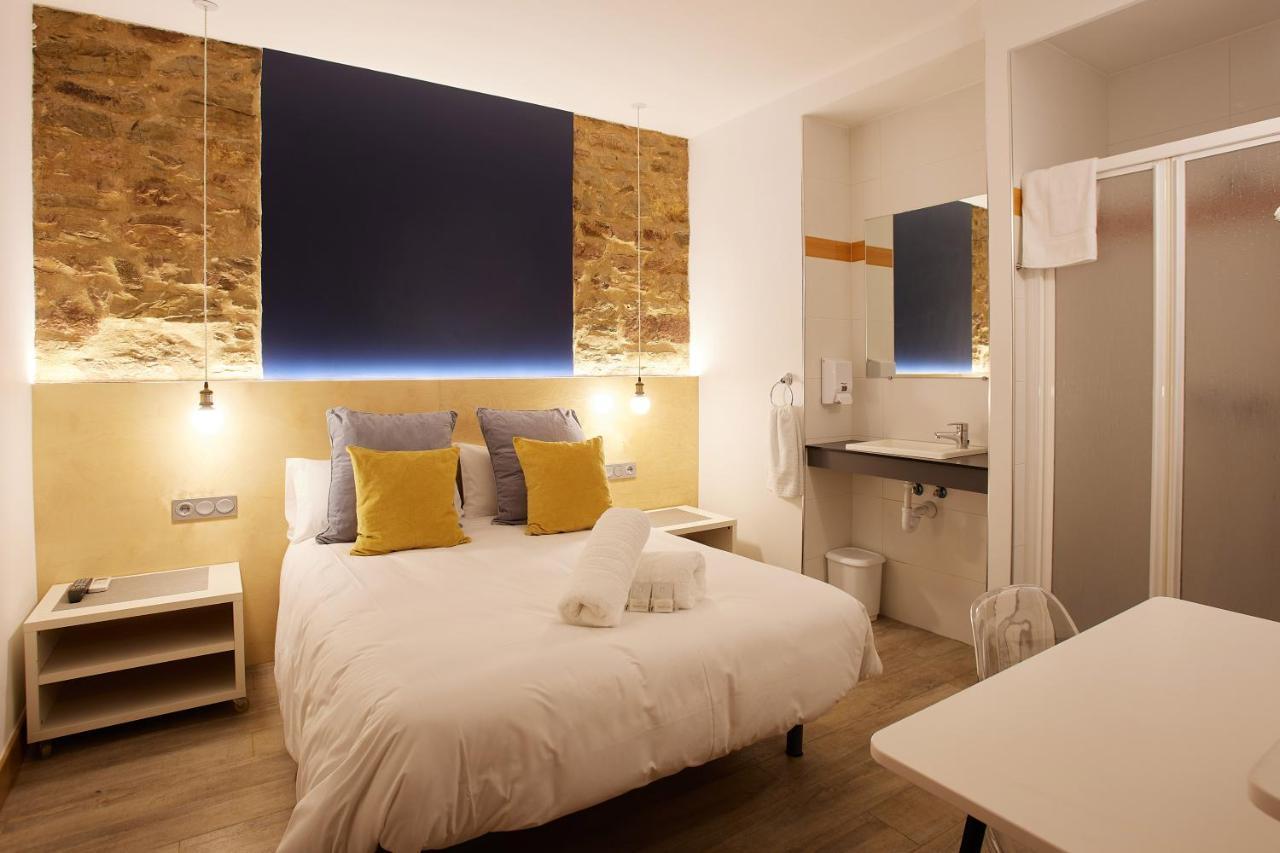 Innenliegendes Doppelzimmer mit Gemeinschaftsbad