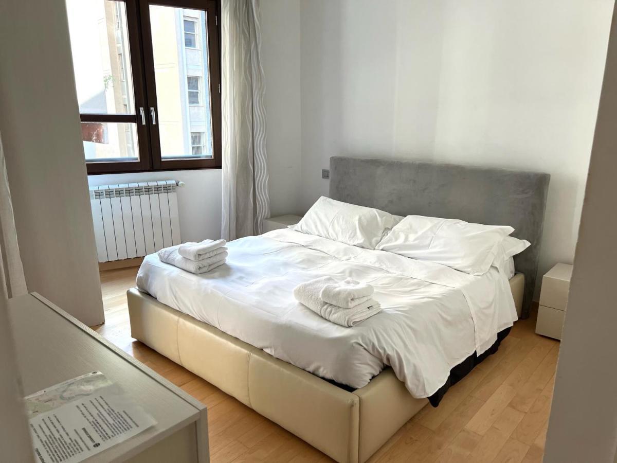 One-Bedroom Apartment,1142636770:JPEG