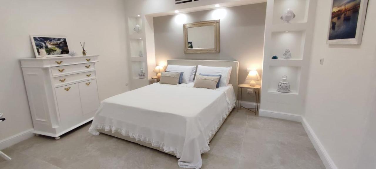 Large Double Room,1270866313:JPEG