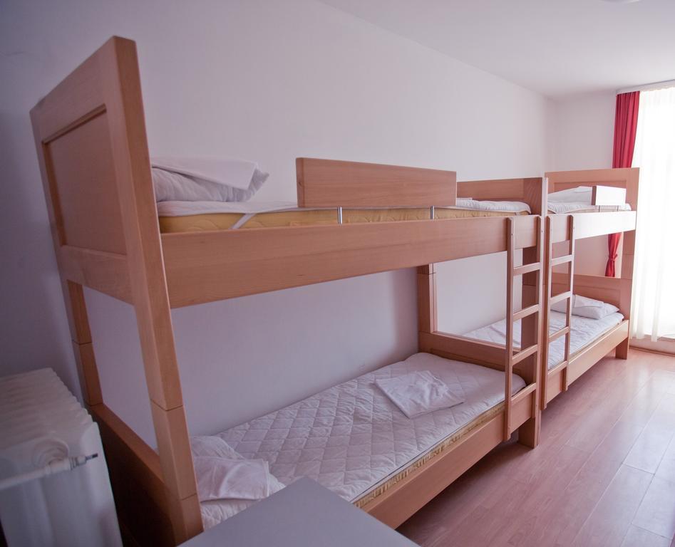 Bed 4-Bed Mixed Dormitory Room