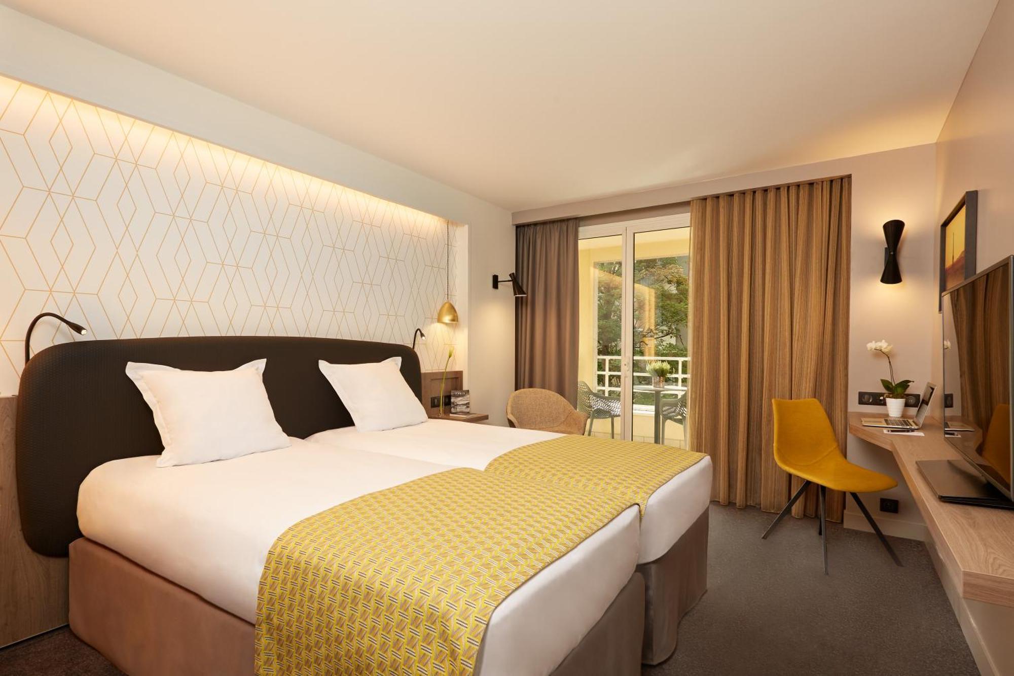 Double or Twin Room Balcony