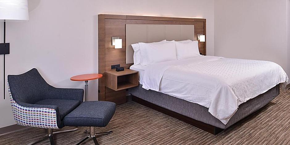 Deluxe King Room - Hearing Accessible with Bath Tub/Non-Smoking,1276012549:JPEG