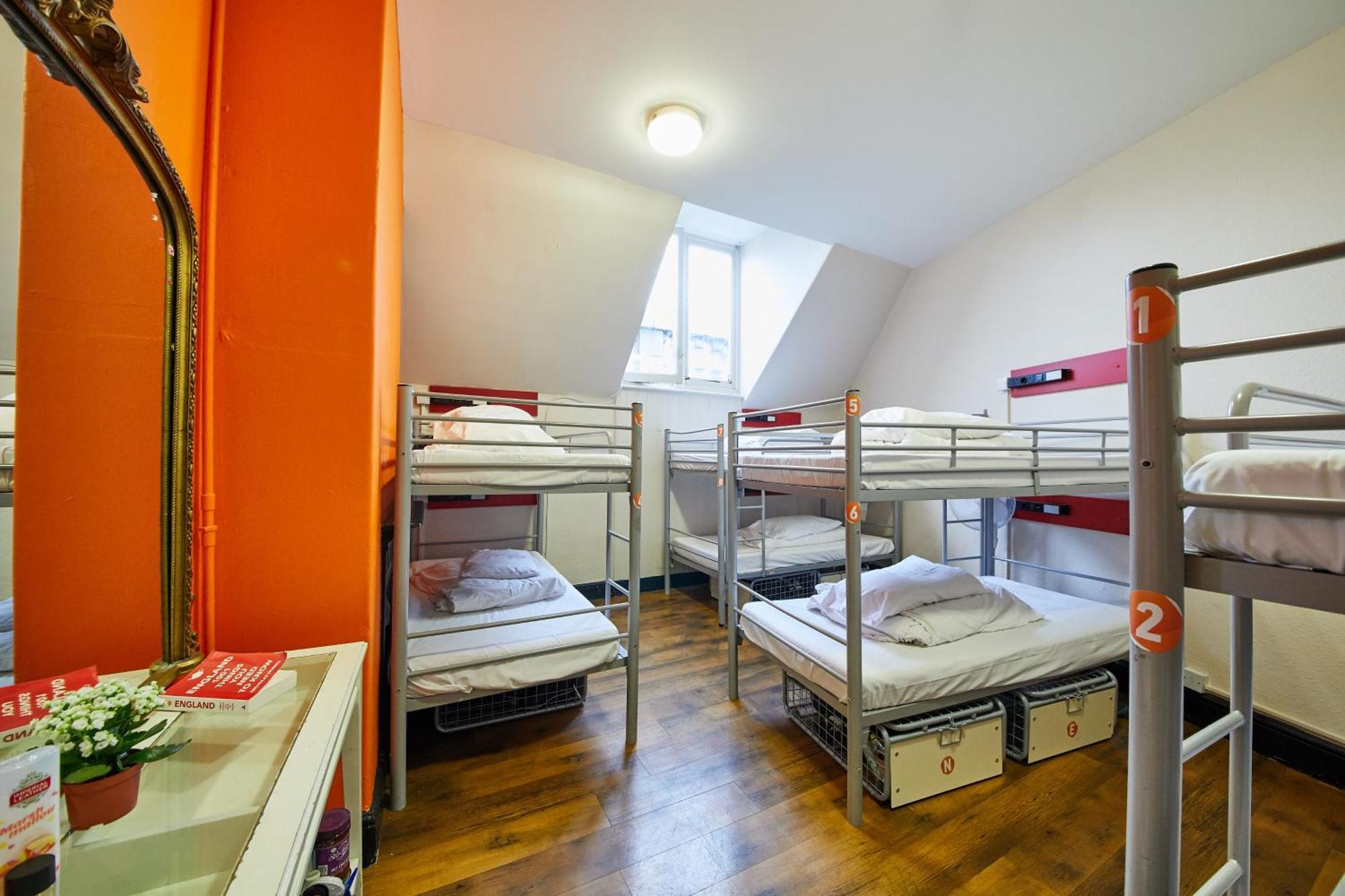 Dortoir Mixte de 8 Lits
