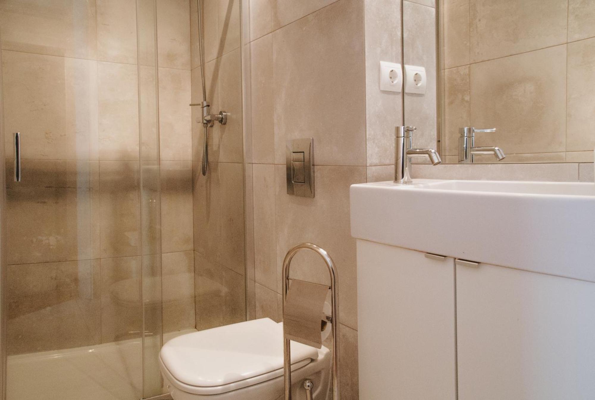 Quarto Duplo com Casa de Banho Privativa
