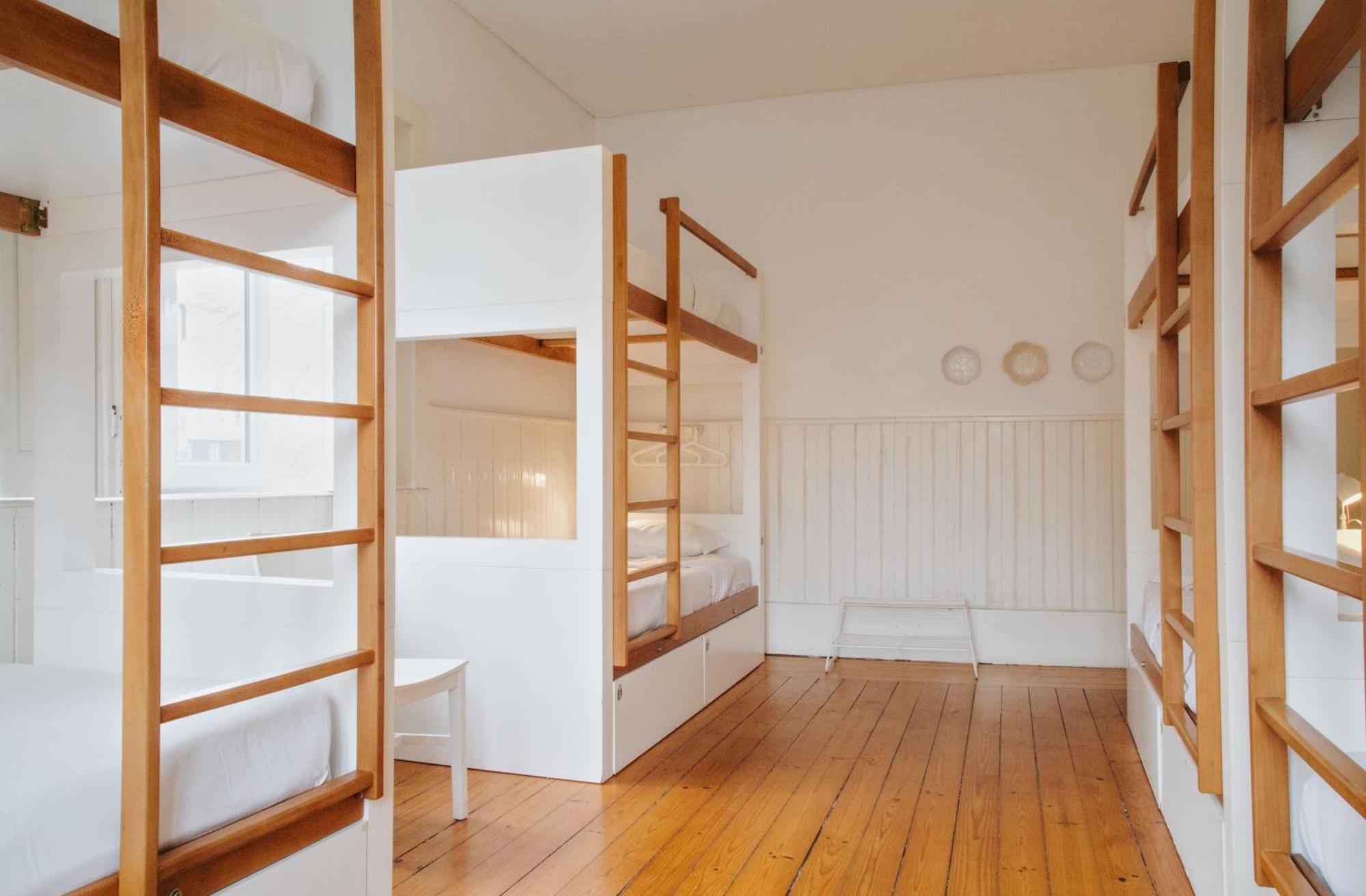 Cama em Dormitório Feminino com 4 Camas