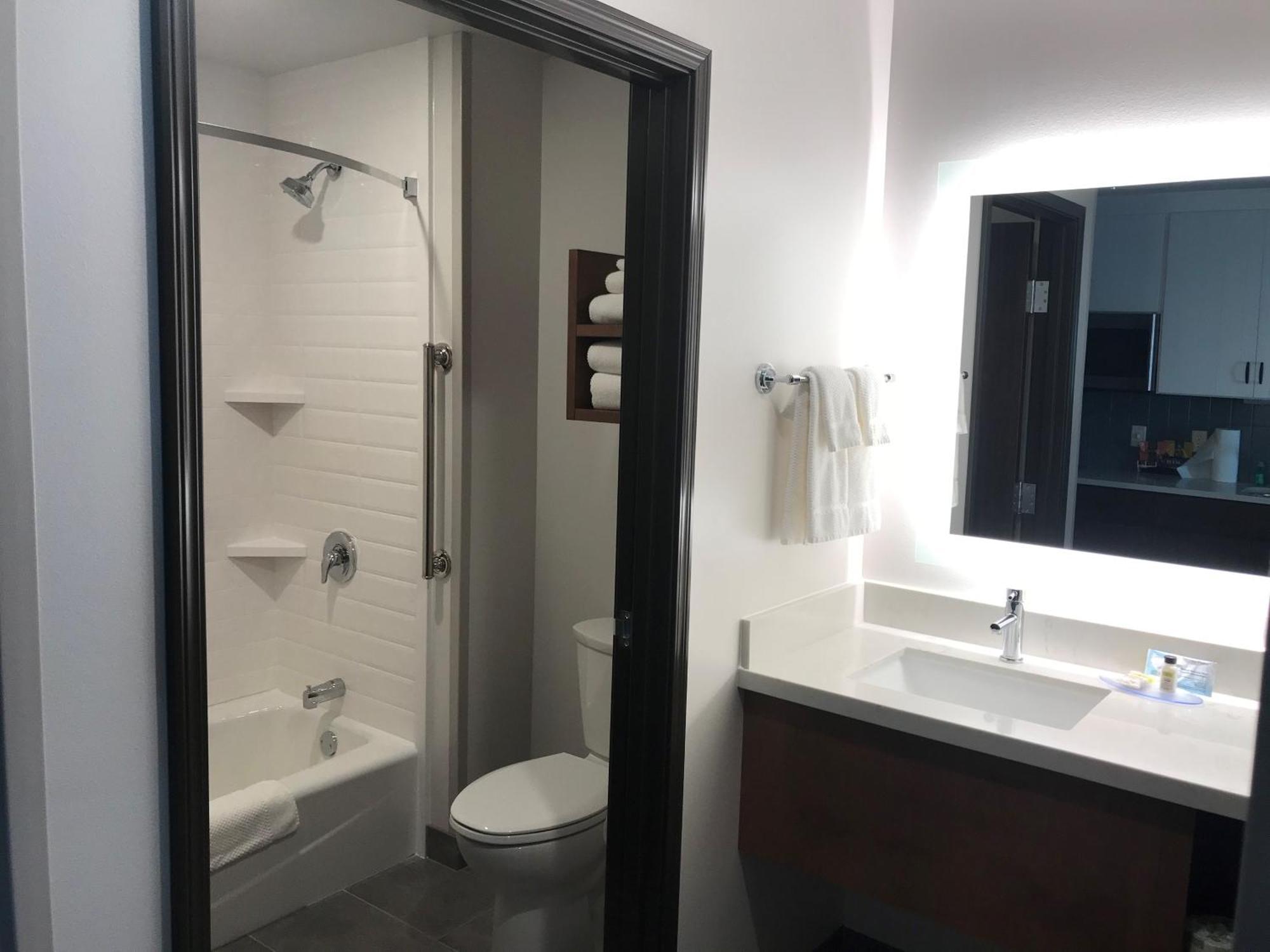 King Studio Suite