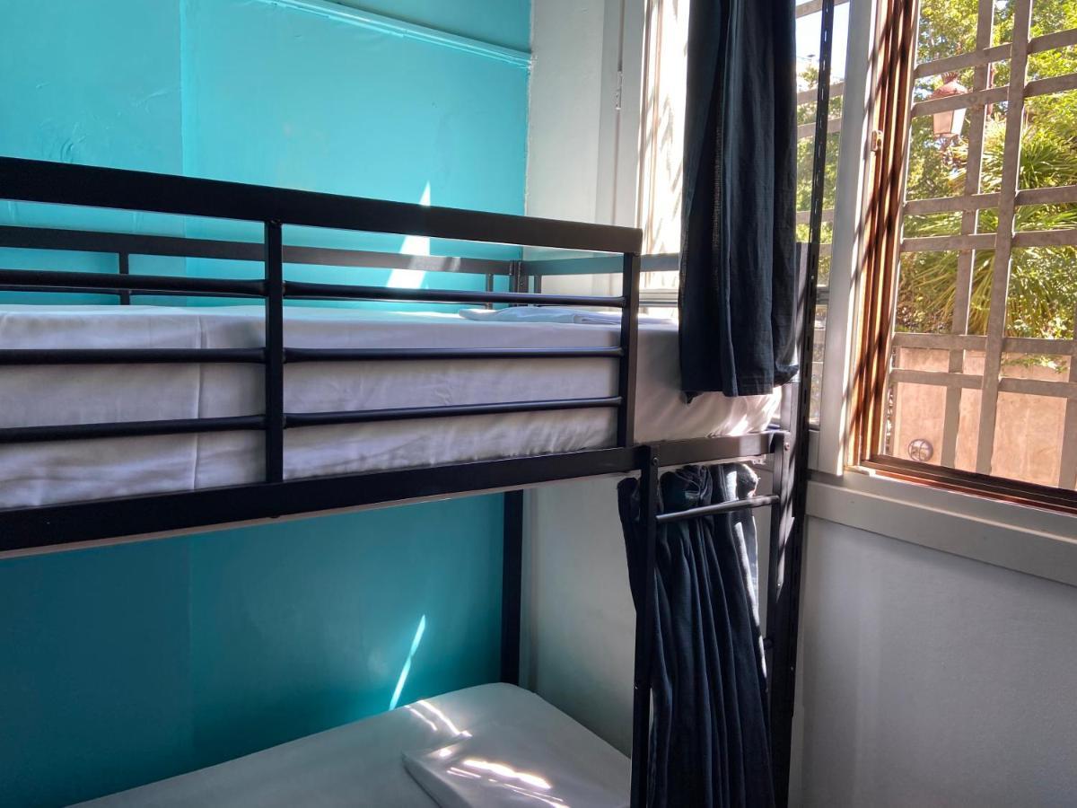 Cama en habitación compartida mixta de 10 camas