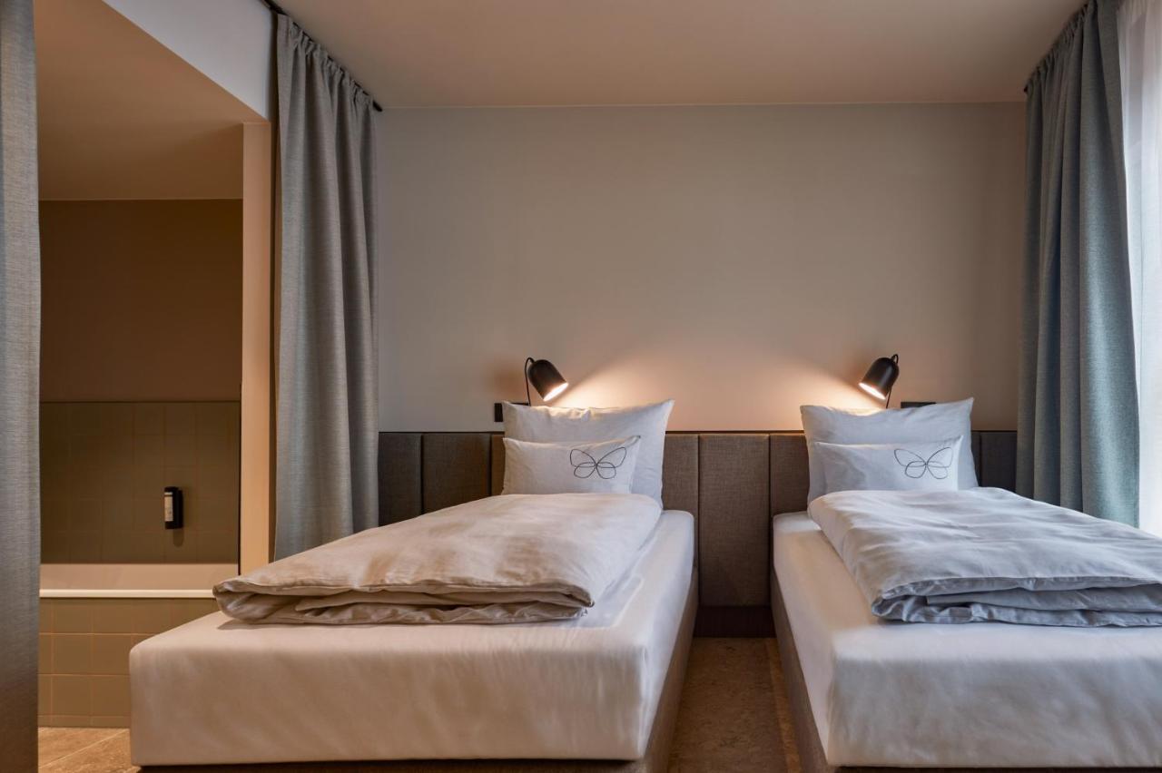 Twin Room with Bath (TWIN)