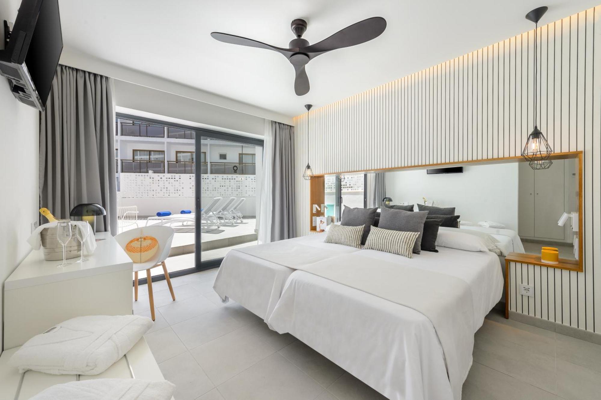 Suite,1306952521:JPEG