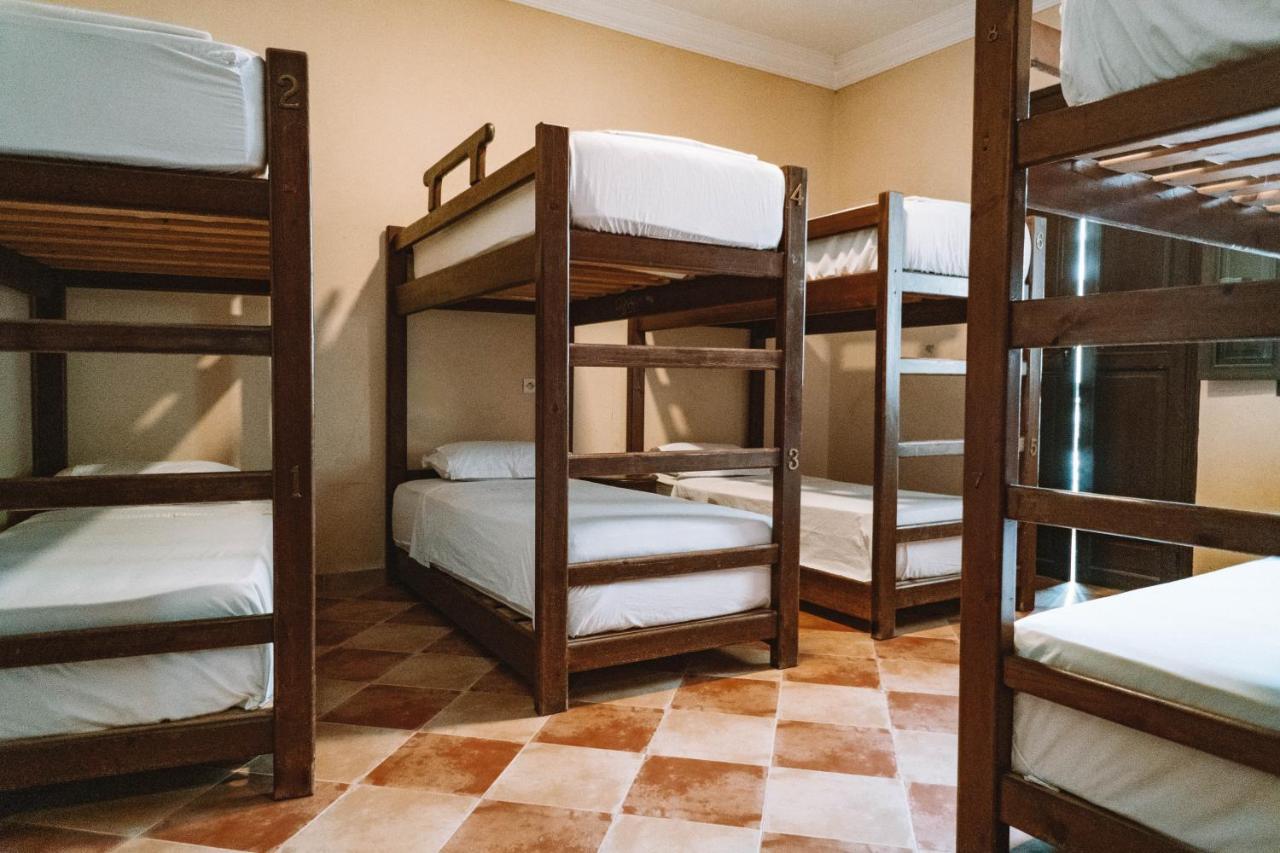 Bed 8-Bed Dormitory Room
