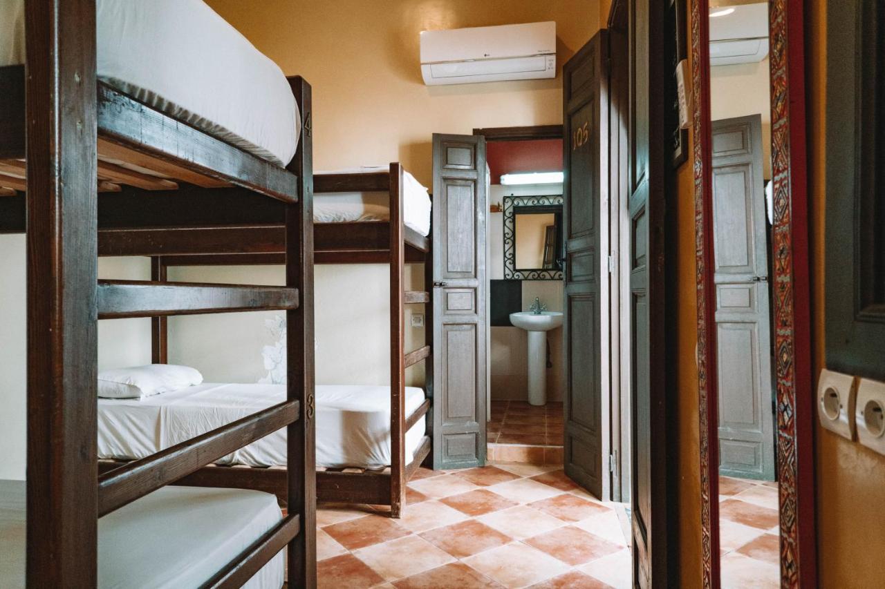 Bed 8-Bed Dormitory Room
