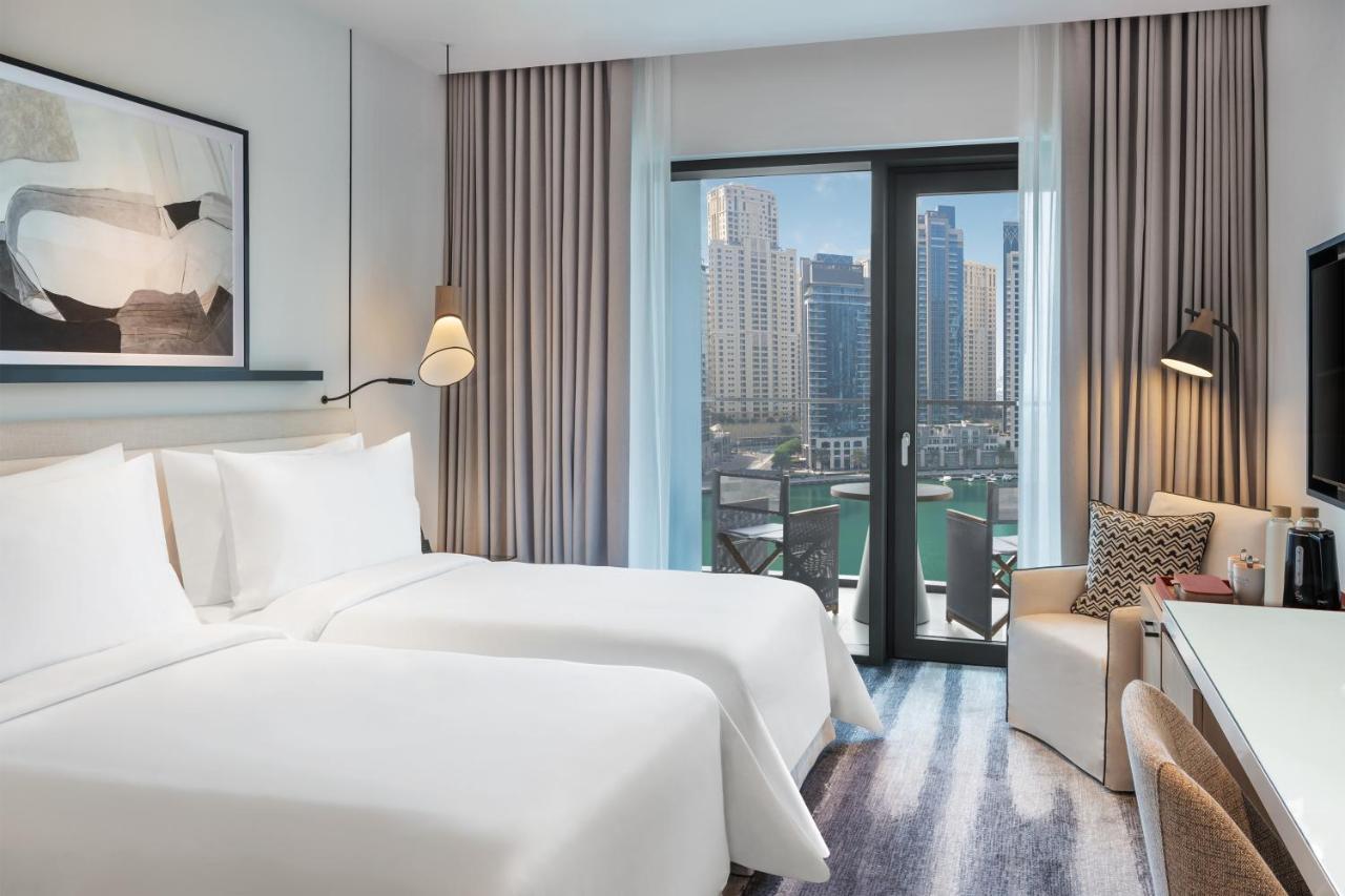 Chambre Lits Jumeaux Deluxe avec Balcon Privé - Vue sur Port de Plaisance