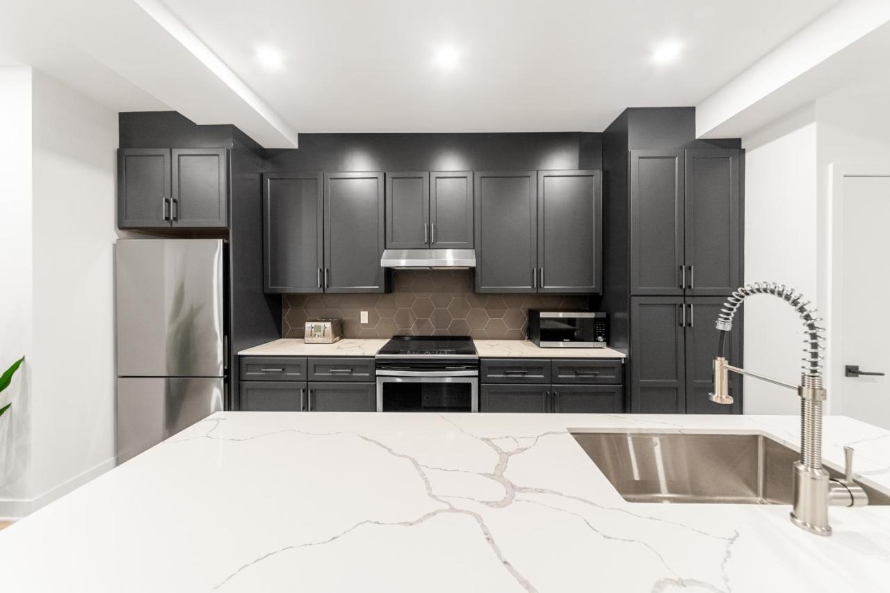 Three-Bedroom Apartment Suite,1326448039:JPEG