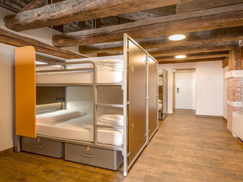 Gemengde Slaapzaal met 8 Bedden