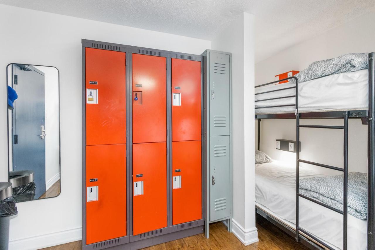 Bed in een Slaapzaal met 8 Bedden