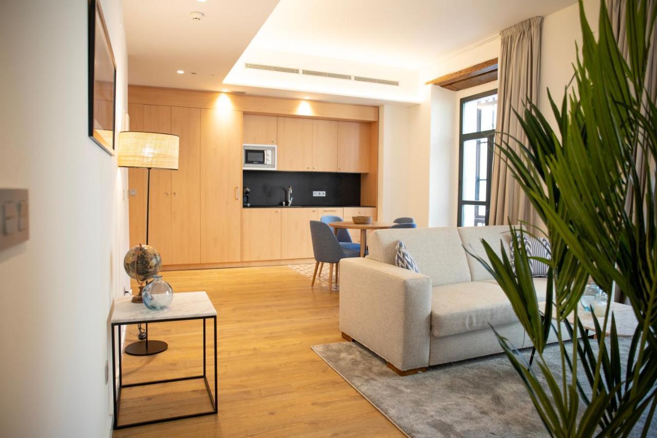 Apartment with Balcony,1338295406:JPEG