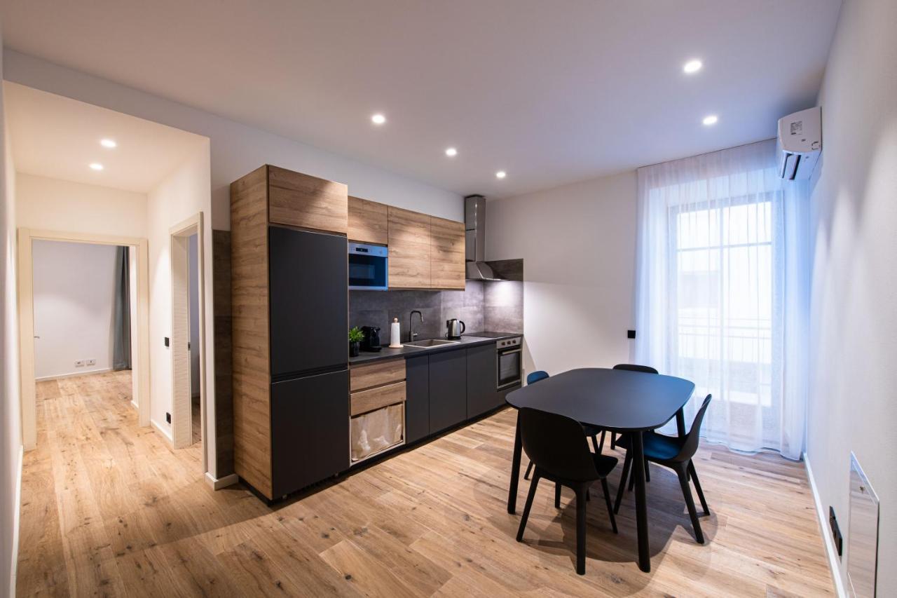 One-Bedroom Apartment,1338670334:JPEG