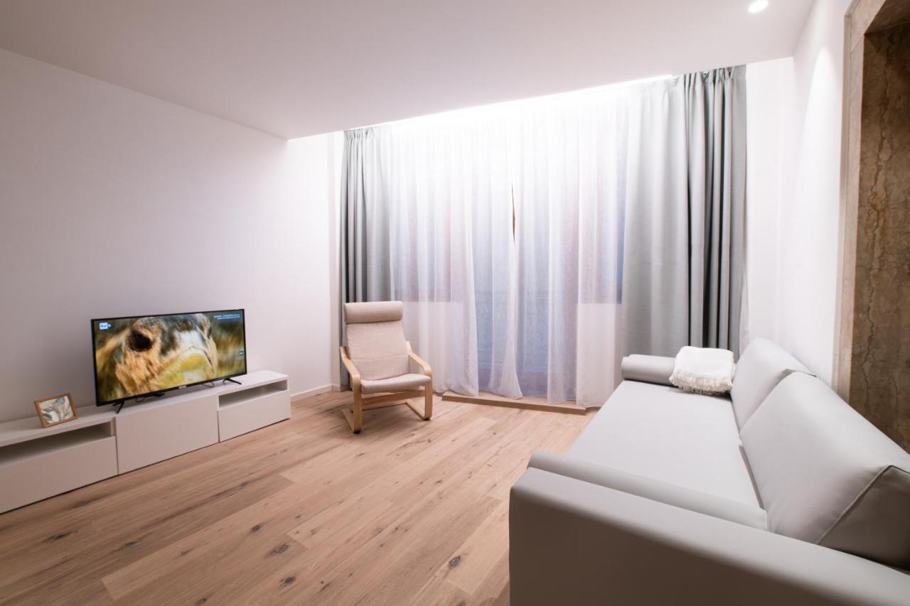 One-Bedroom Apartment,1338669449:JPEG