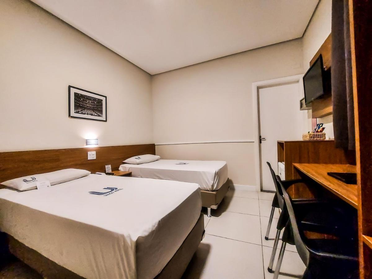 Twin Room,1345581524:JPEG