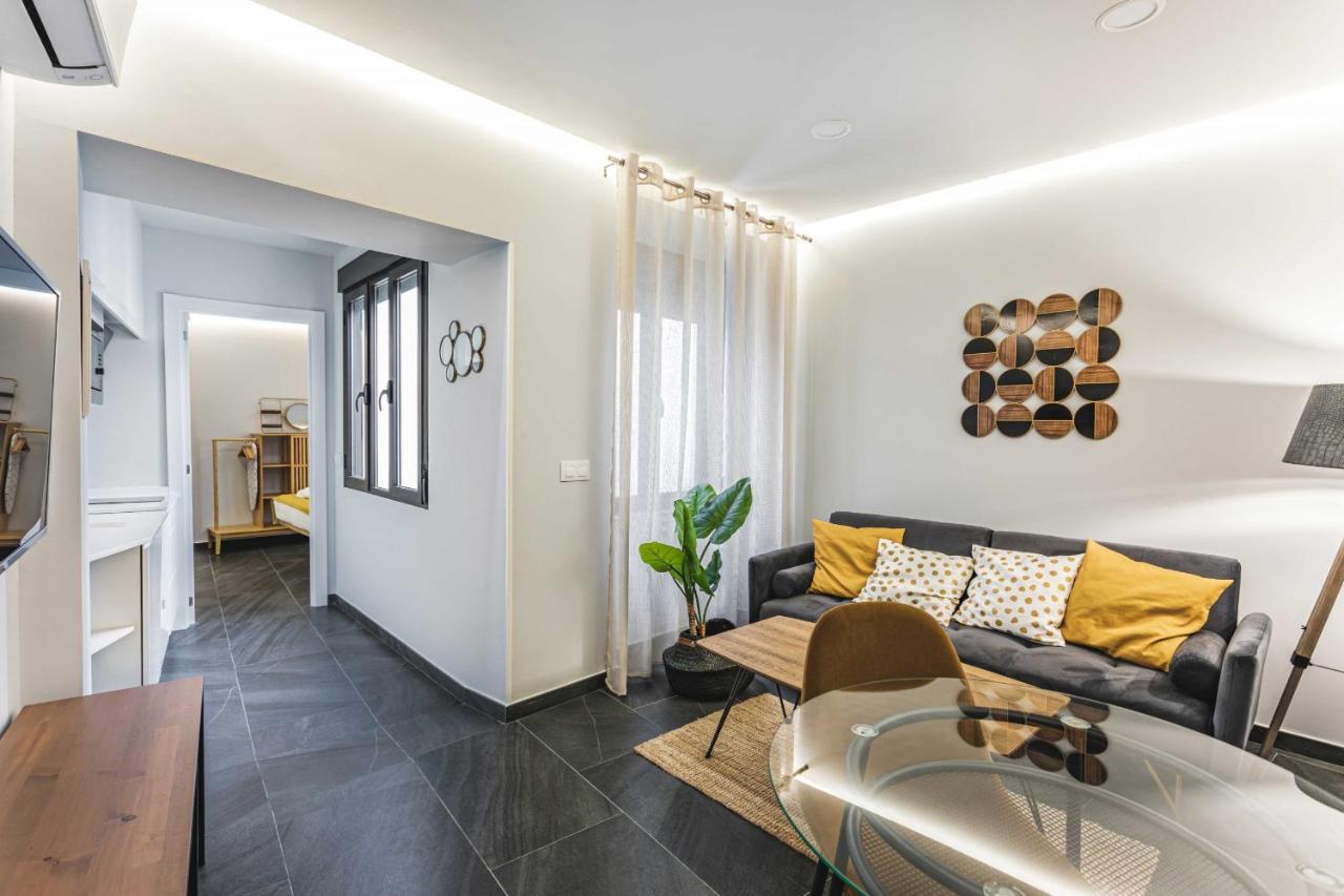 One-Bedroom Apartment,1349877517:JPEG