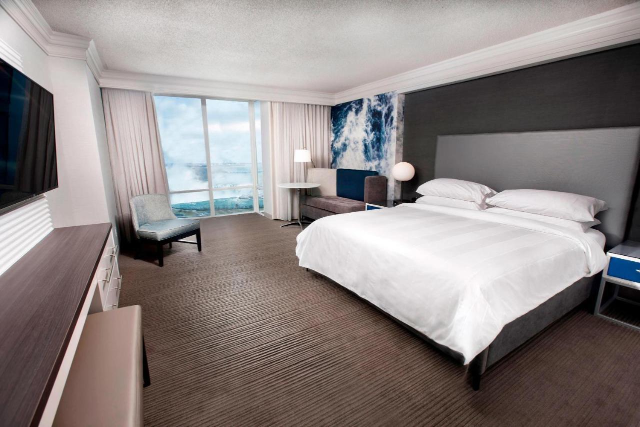 Premier King Room Falls View