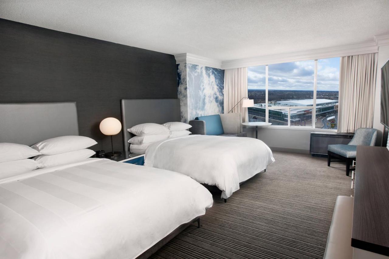 Queen Room Two Queen Beds City View