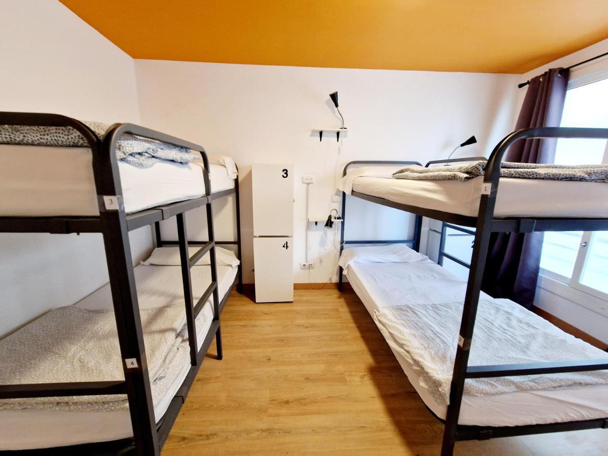Letto a Castello in Dormitorio Misto con 4 Letti