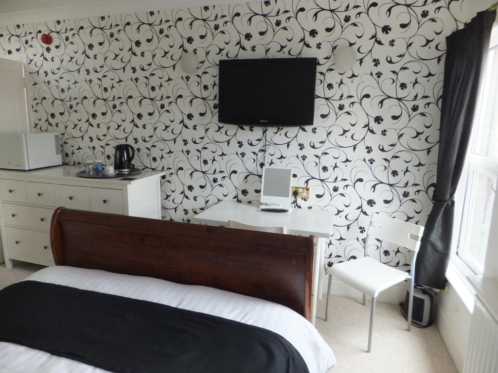 Double Room Private Bathroom