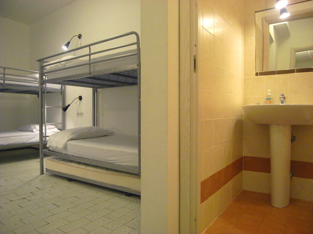Bed in 3-Bed Female Dormitory Room,137786415:JPEG