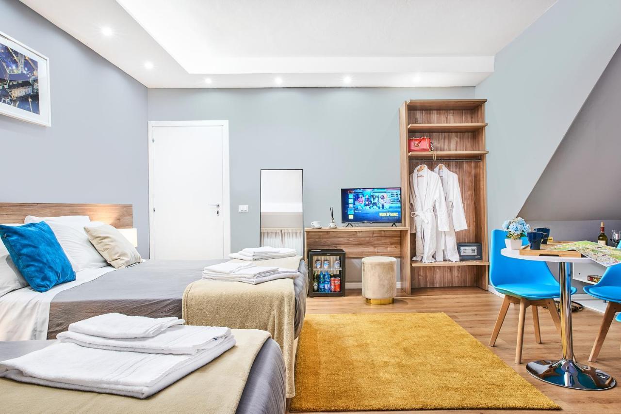 Classic Quadruple Room,1382584739:JPEG