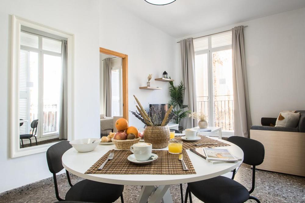 One-Bedroom Apartment,1380906257:JPEG