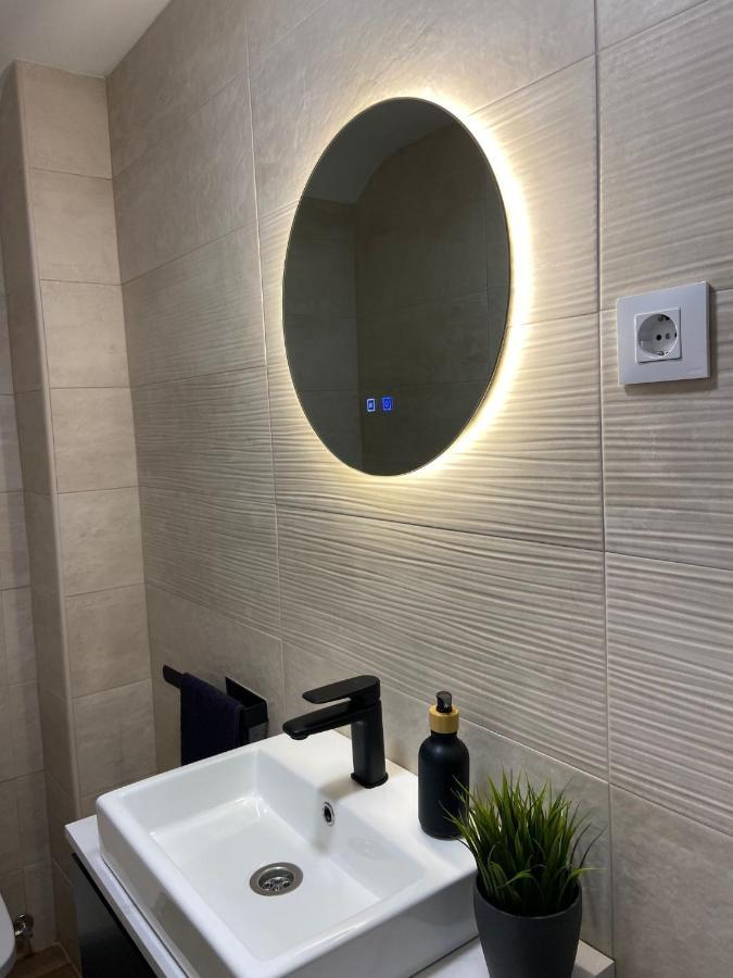 One-Bedroom Apartment,1385990516:JPEG