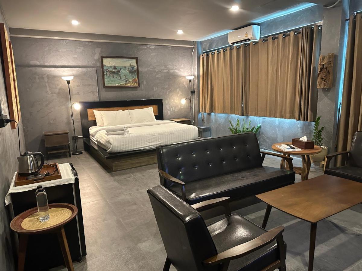 King Room,1396144319:JPEG