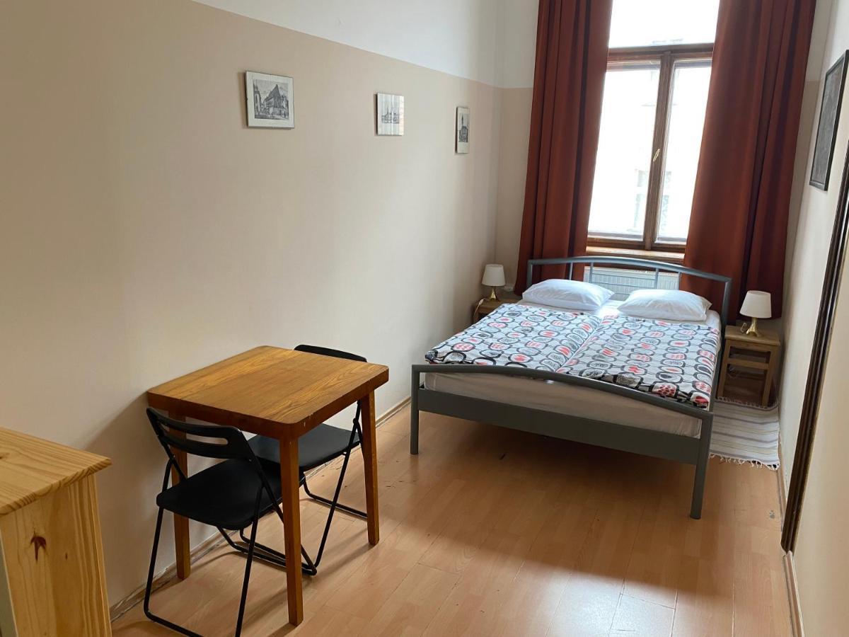 Double Room with Shared Bathroom,1397334497:JPEG