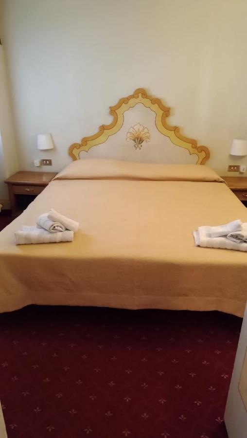 Comfort Room with Chair-bed,1402328699:JPEG