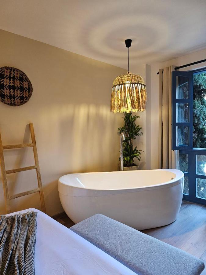King Suite with Spa Bath,1409590112:JPEG