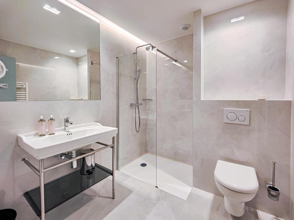 Estudio Executive con balcón
