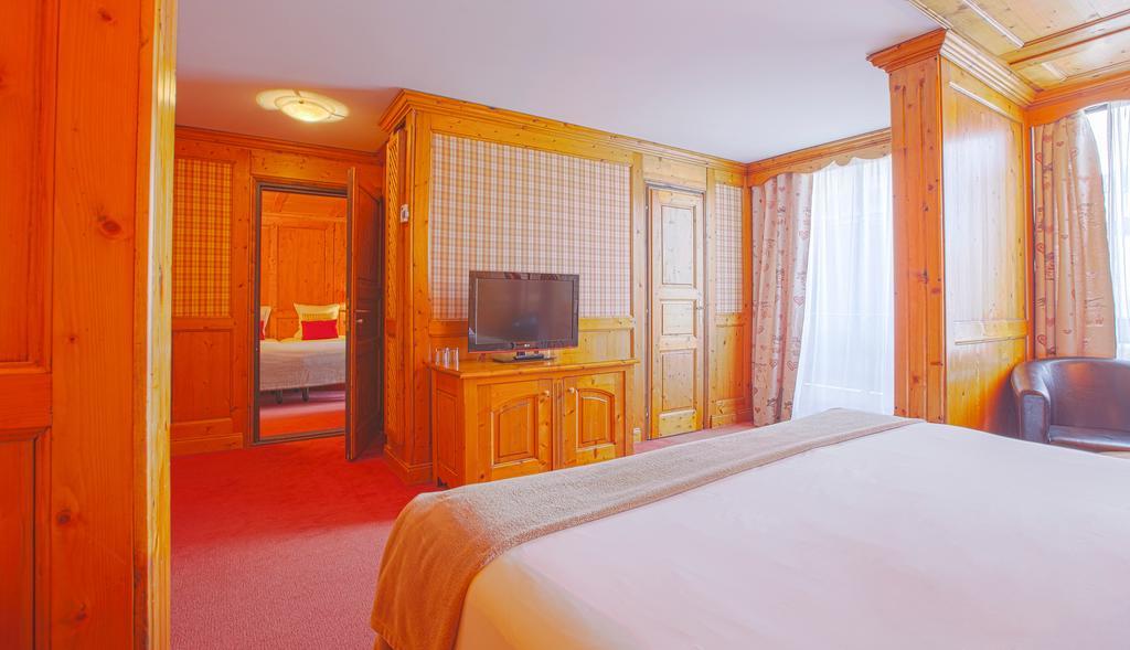 Royal Triple Room