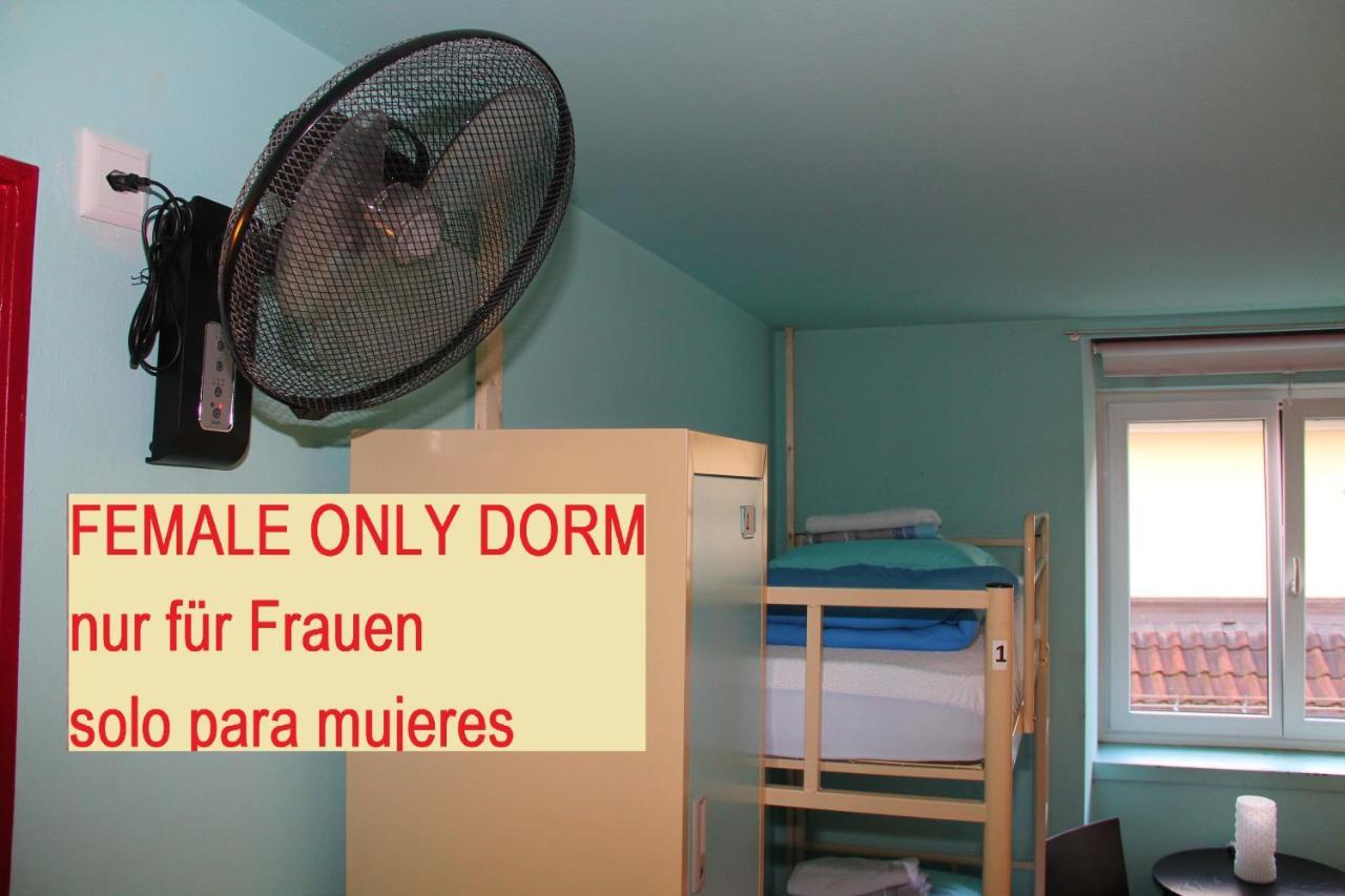 Budget Bed 6-Bed Female Dormitory Room