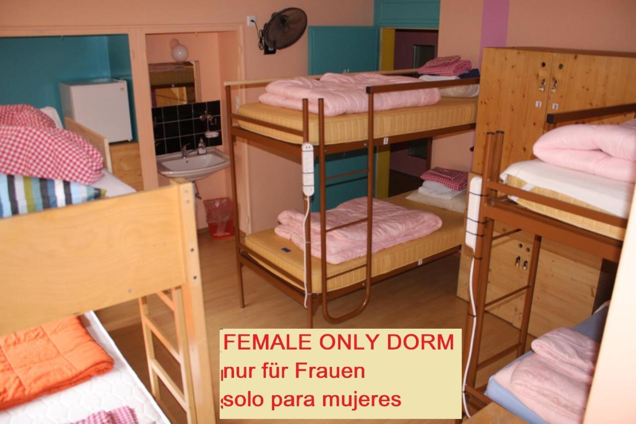 Bed 6-Bed Female Dormitory Room