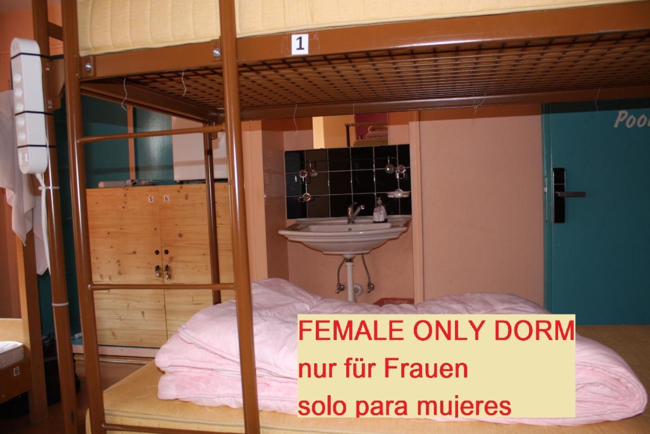 Bed 6-Bed Female Dormitory Room