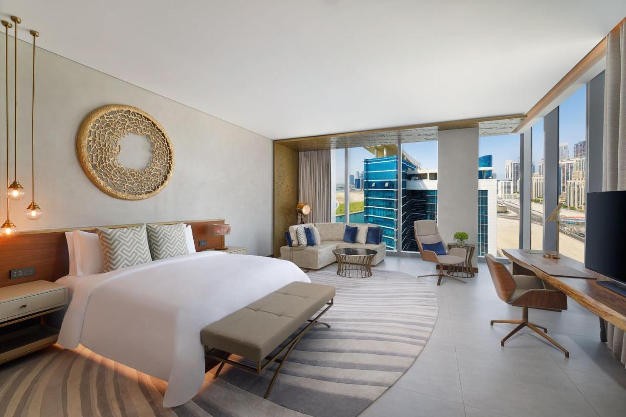 Suite Lit King-Size Supérieure avec Service de Majordome St Regis Signature -Vue sur Centre-Ville
