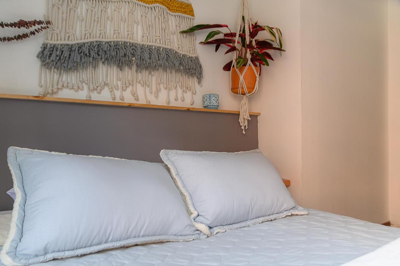 Cama en habitación compartida con 4 camas