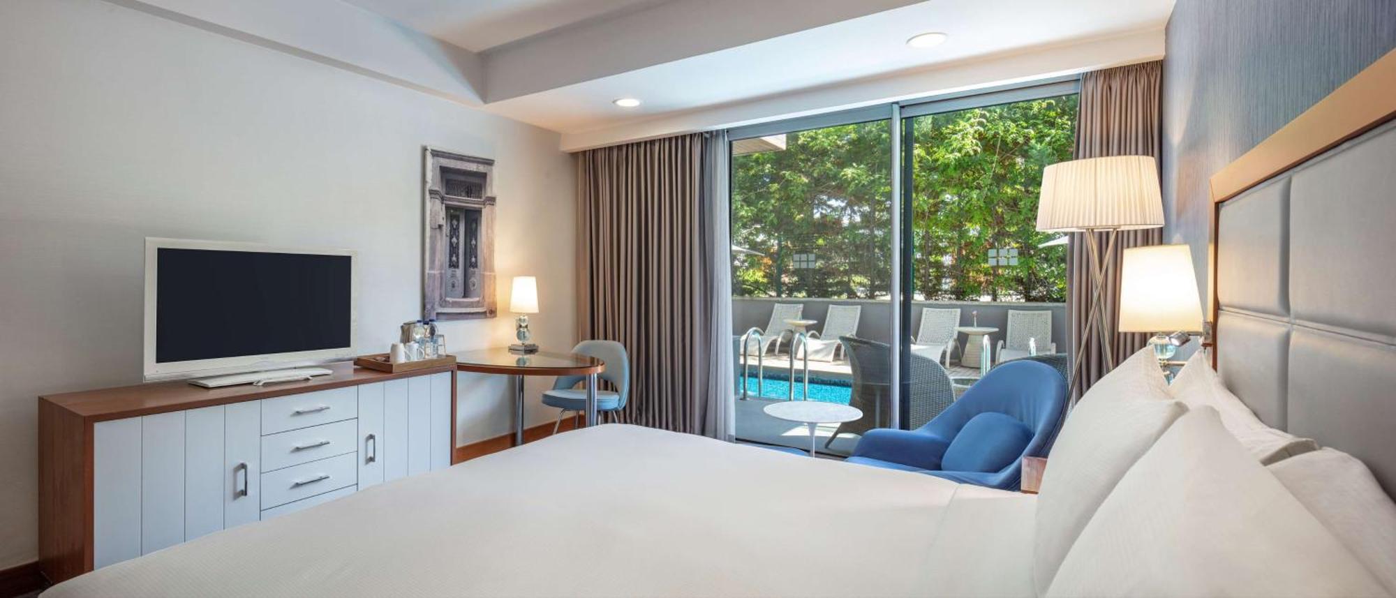 King Deluxe Room with Sun Deck
