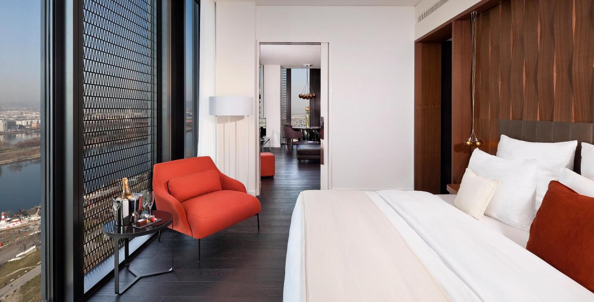 Master Suite,1434090541:JPEG