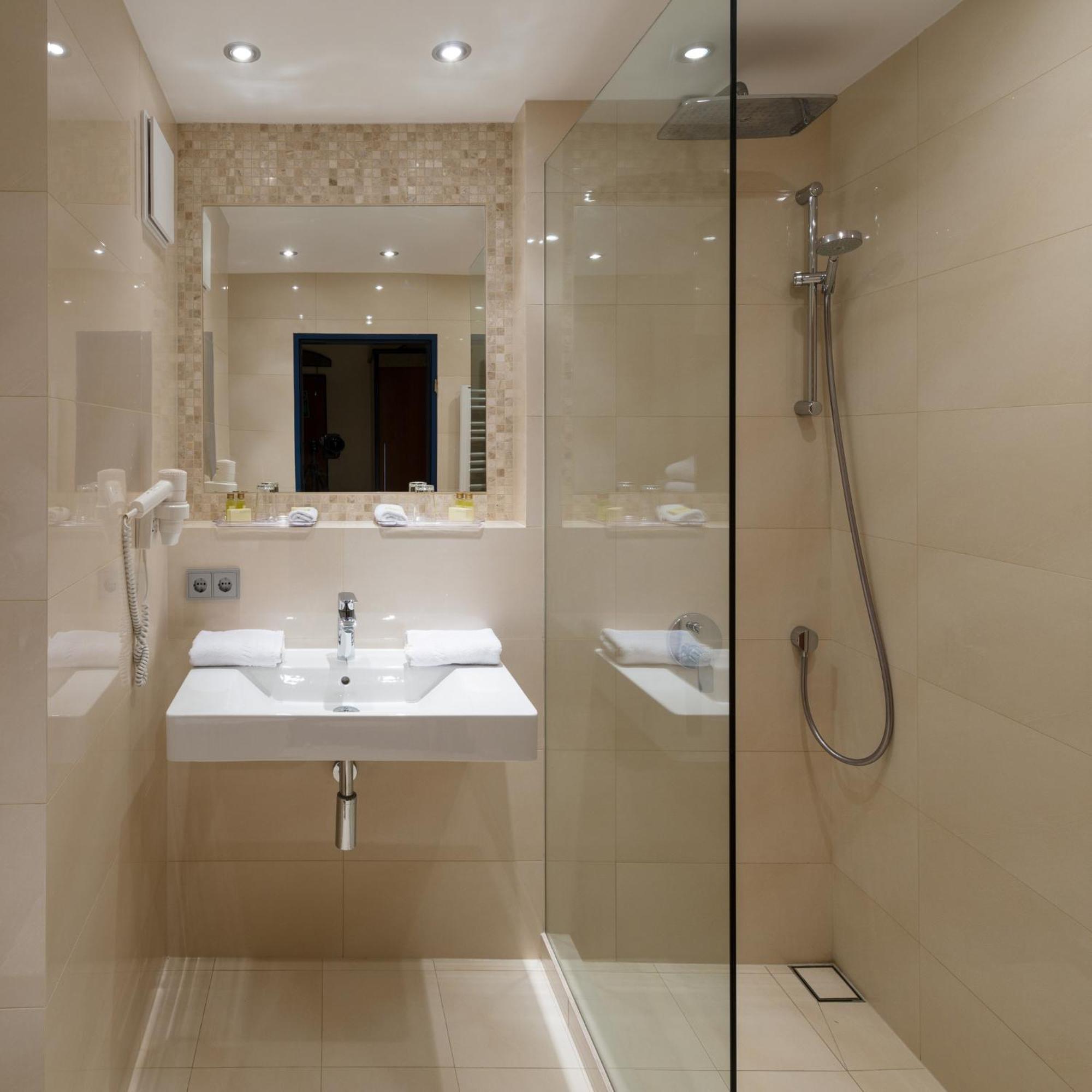 Triple Room,1498731628:JPEG