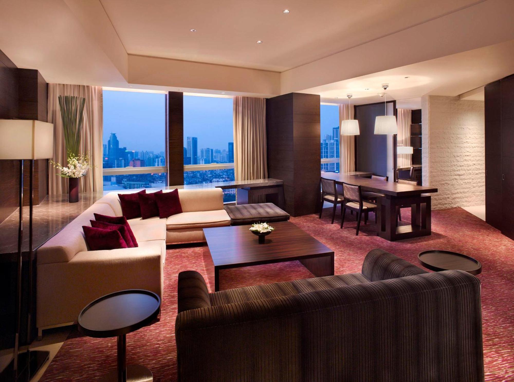 Grand Executive Suite